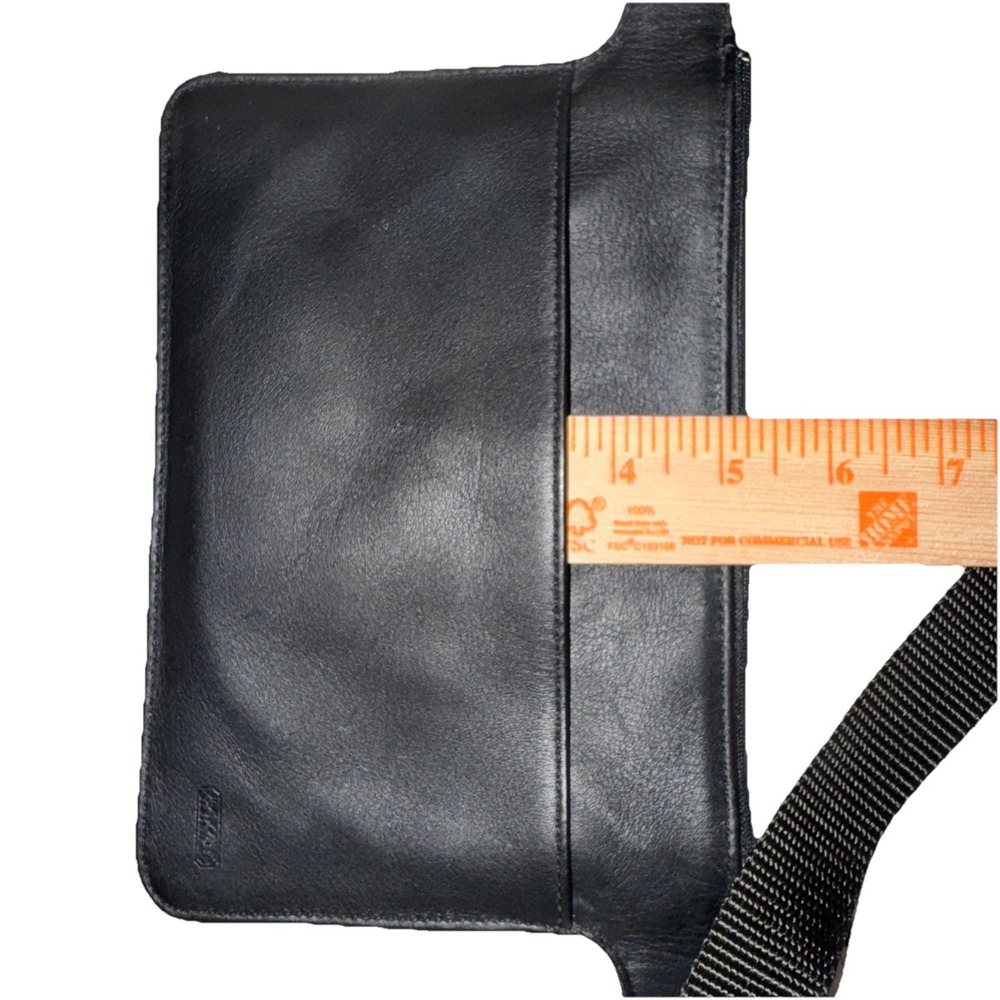 Vintage Coach Black Leather Crossbody Bag USA Made Glove Tanned Cowhide Slim Zip - Picture 10 of 10